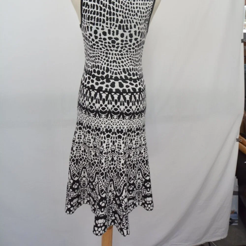 Sioni black and white knit dress in size M - Picture 11 of 17